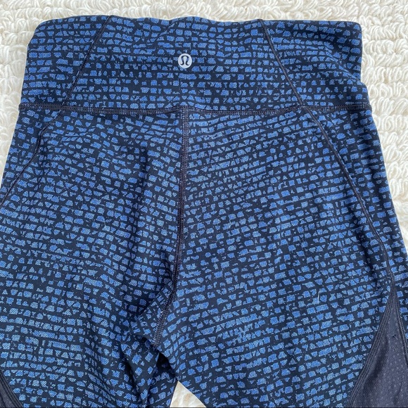 LULULEMON navy and black Shatter Weave Pace Rival crop leggings 6 - Picture 7 of 10